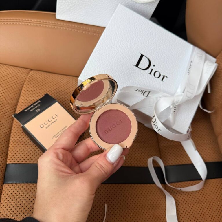 Компактні рум’яна Gucci Blush De Beaute 05 Rosy Beige