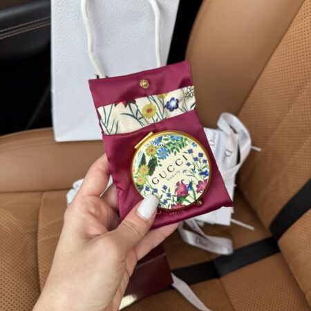 Gucci beauty floral gift collection компактне дзеркальце